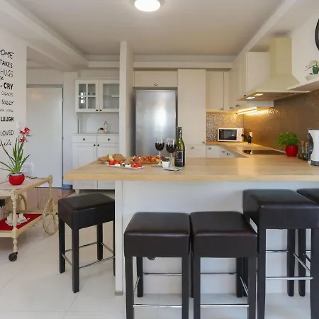 Spacious In Kastel Stafilic With Pool Kaštela