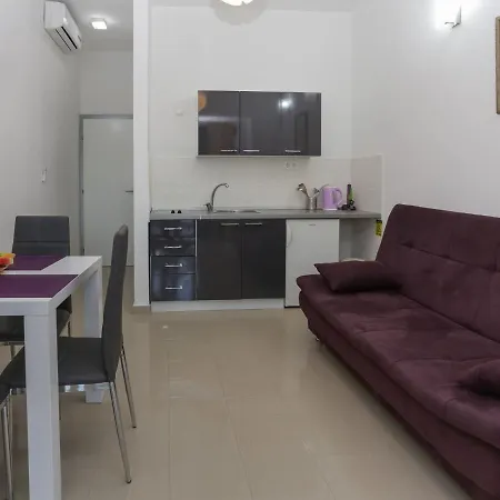 Spacious In Kastel Stafilic With Pool * Kaštela