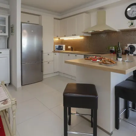 Spacious In Kastel Stafilic With Pool 别墅 Kaštela