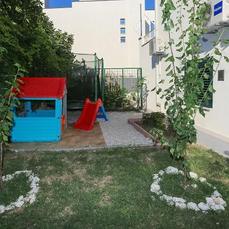 Spacious In Kastel Stafilic With Pool 别墅 *